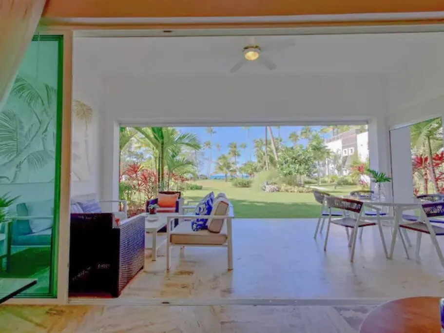Апартаменты 3 Bedroom Beach Front Playa Bonita Beach Aquamarine Building 102 Лас Терренас