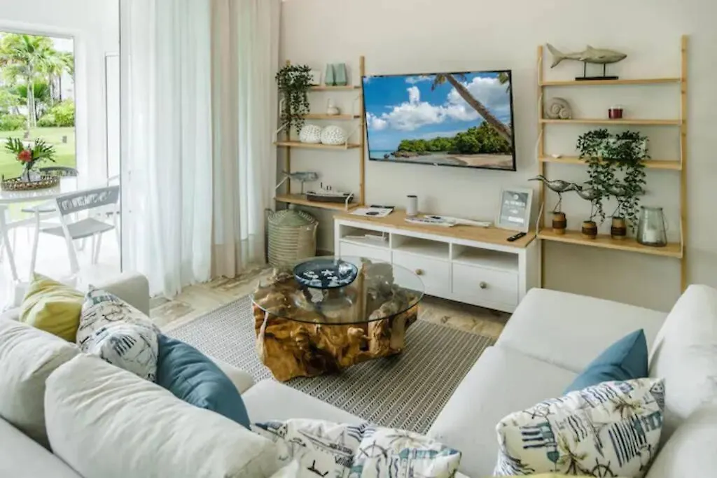 Апартаменты 3 Bedroom Beach Front Playa Bonita Beach Aquamarine Building 102 Лас Терренас
