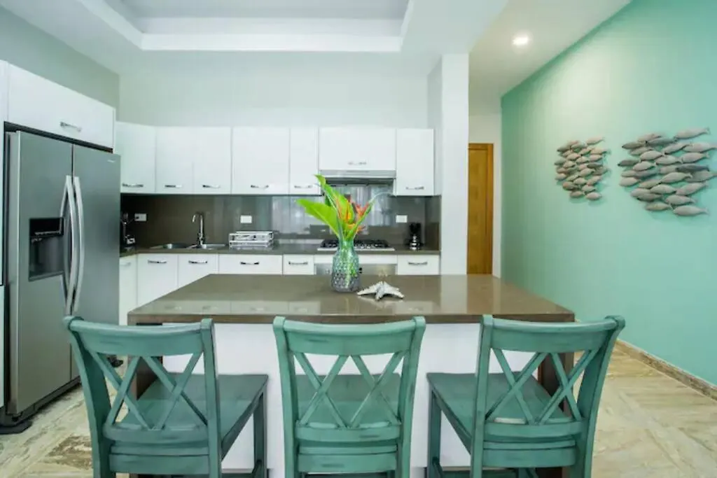 3 Bedroom Beach Front Playa Bonita Beach Aquamarine Building 102 Лас Терренас Апартаменты
